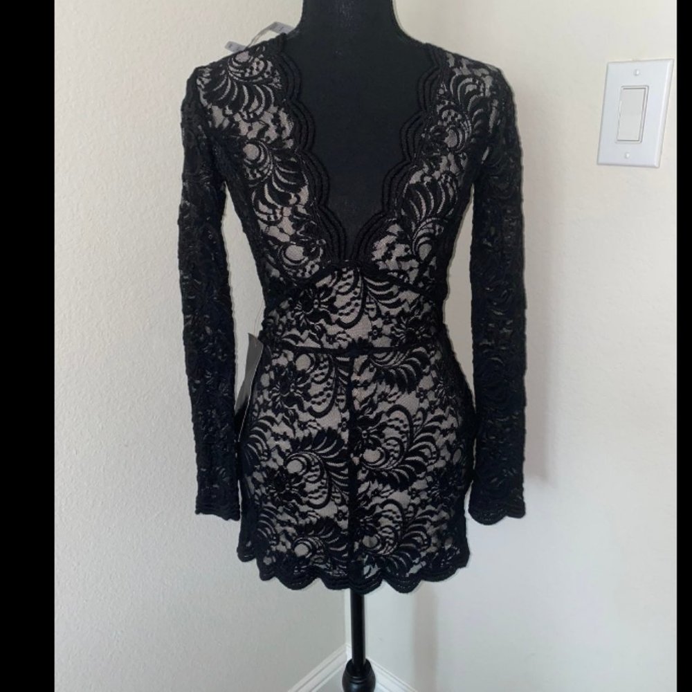 BNWT Bebe Black Lace Scallop dress